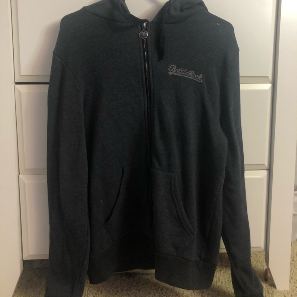 grey bottle rock zip up